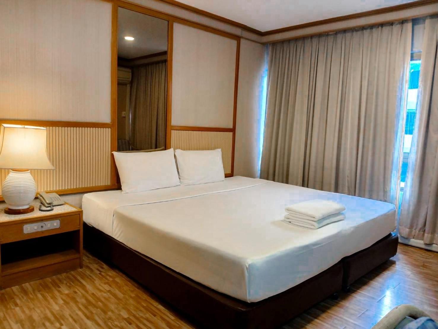 Hotel Pattaya Beach Bagian luar foto