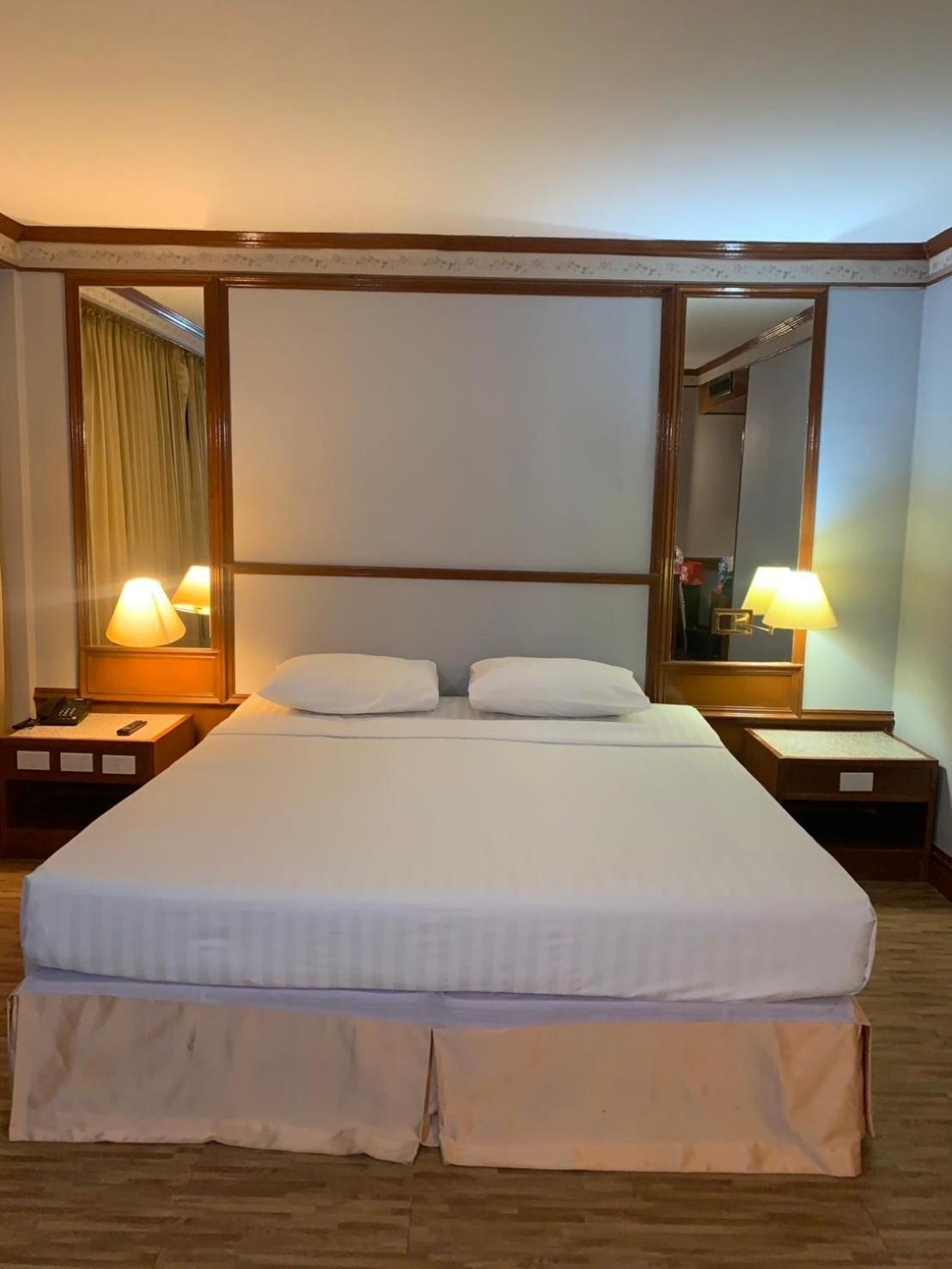 Hotel Pattaya Beach Bagian luar foto